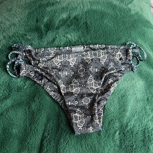 Gypsy land swim bottom